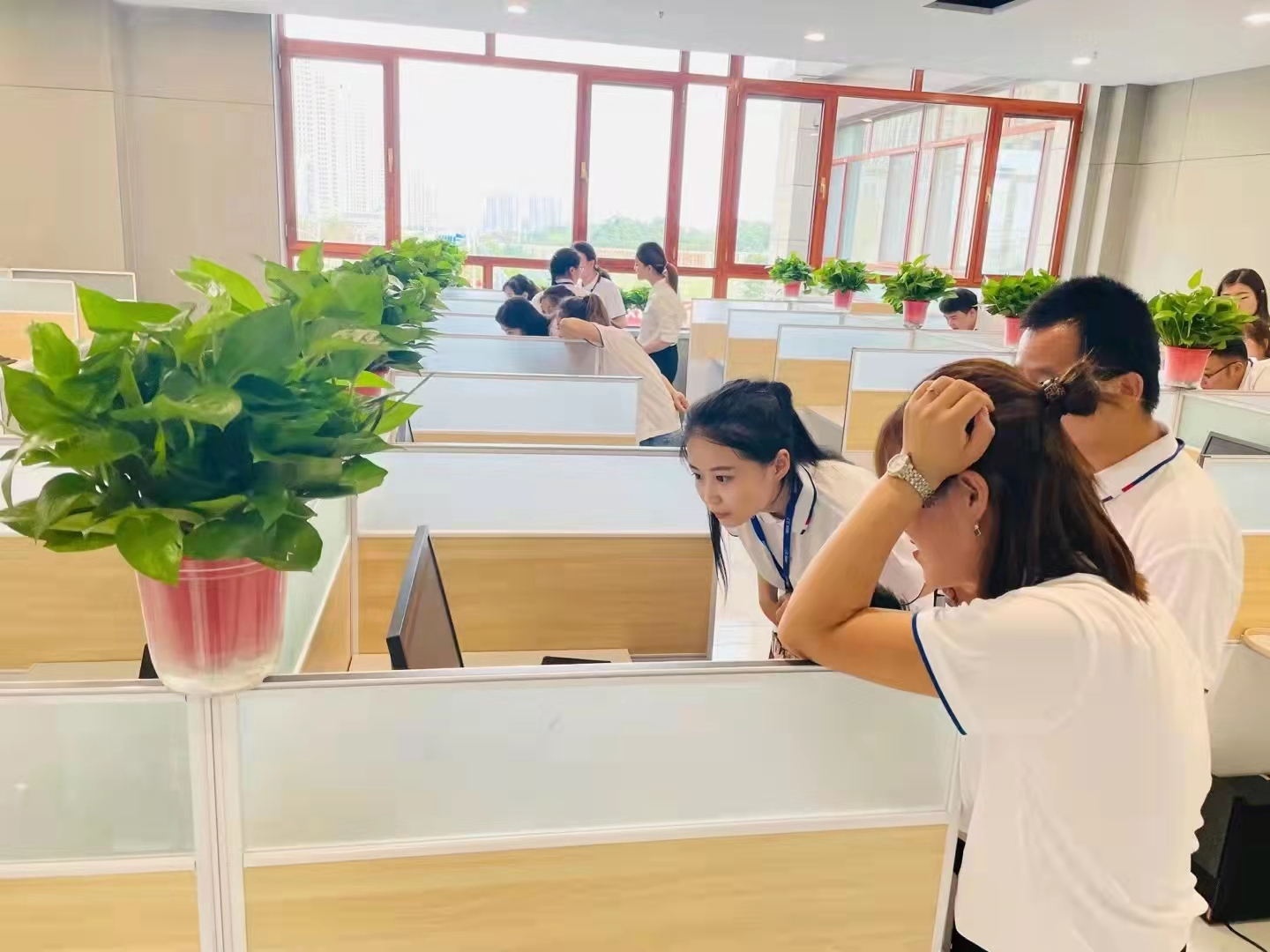 戳我试试